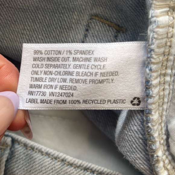 Wild Fable High Waist Light Wash Mom Jeans - Size 6 - Picture 13 of 15